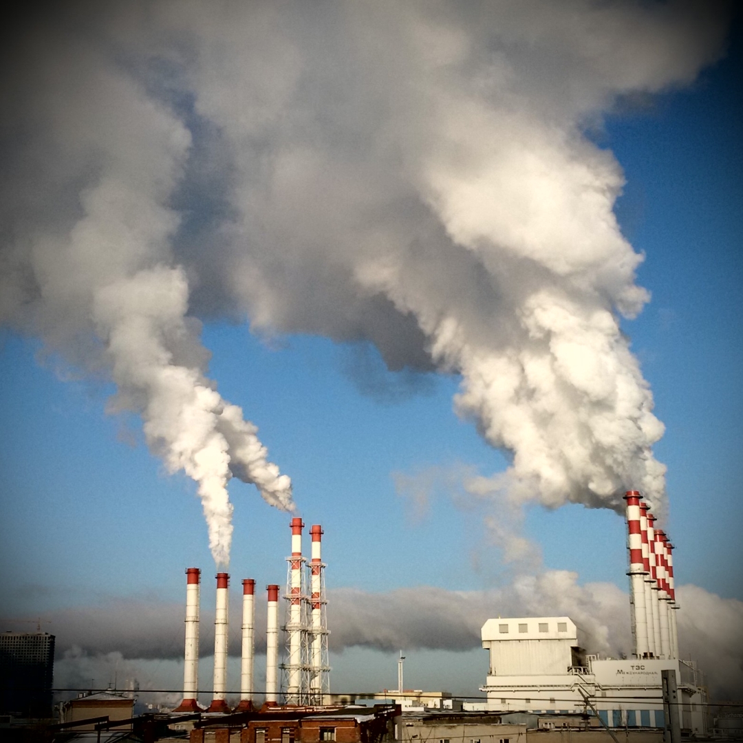 Moscow,_2nd_Magistralnaya_Street_powerplants_(36900562222)