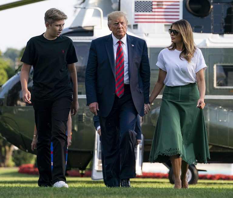 President_Trump_Returns_to_D.C._(48579923202)_(2)