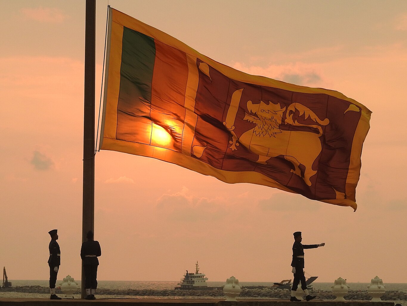 Galle_Face_Flag_-_Sri_Lanka_-_March_2017